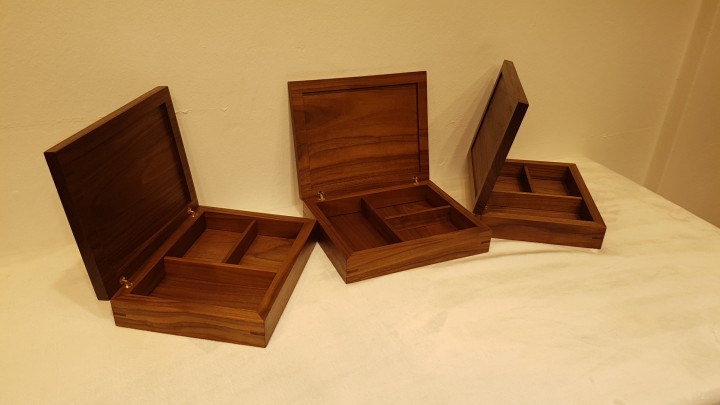 Walnut(235*190*55)