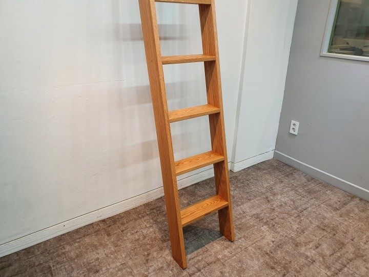 Red oak(400*112*2570)